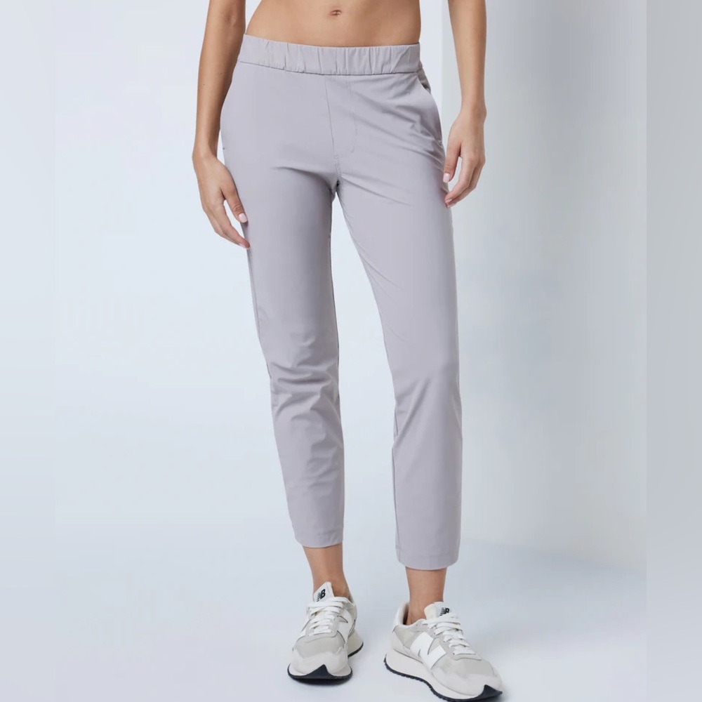Vuori Womens Miles Ankle Pant in Light Pewter Grey, Size Small
